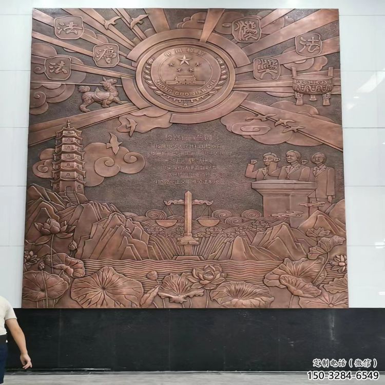 武漢大門(mén)口校徽雕塑