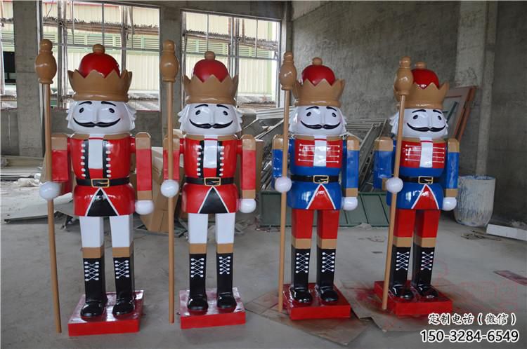 鄂爾多斯公園撲克雕塑