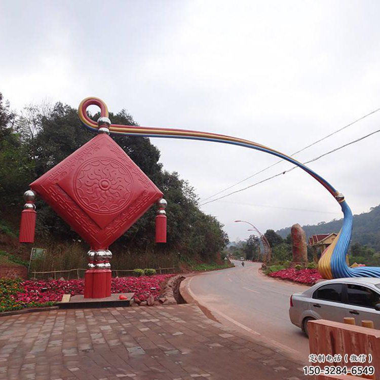 玉樹(shù)街道中國(guó)結(jié)雕塑